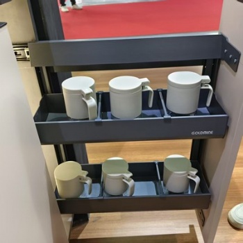 Under sink side pullout basket