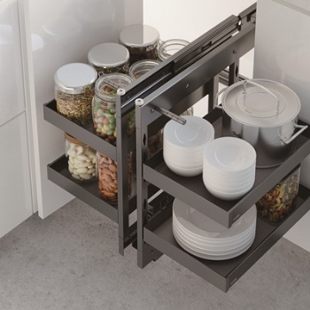 Blind corner pullout basket
