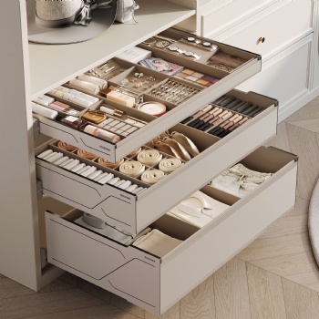 wardrobe jewelry box