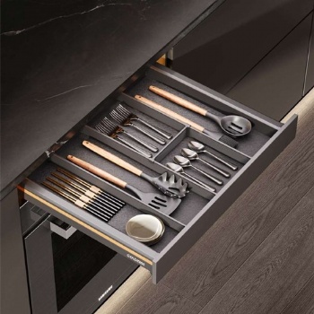 Shallow pullout baskets