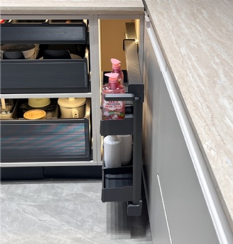 Narrow pullout drawer