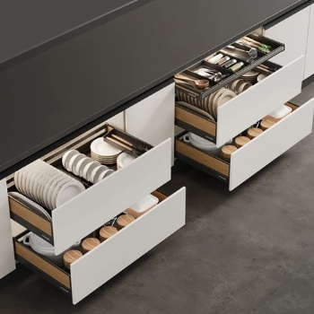 Pullout tableware baskets